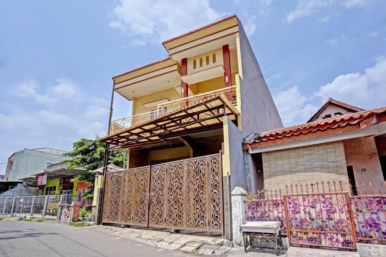 Spot On 91892 Raffa Residence Syariah Medokanayu Exterior foto