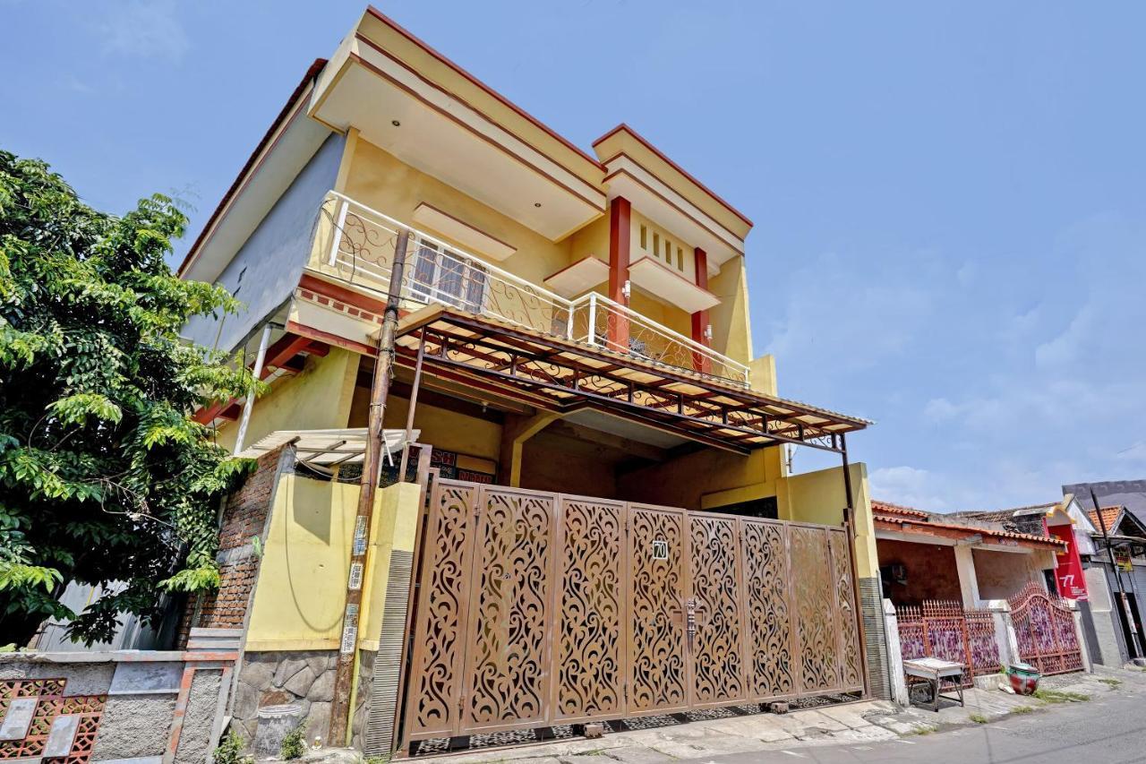 Spot On 91892 Raffa Residence Syariah Medokanayu Exterior foto